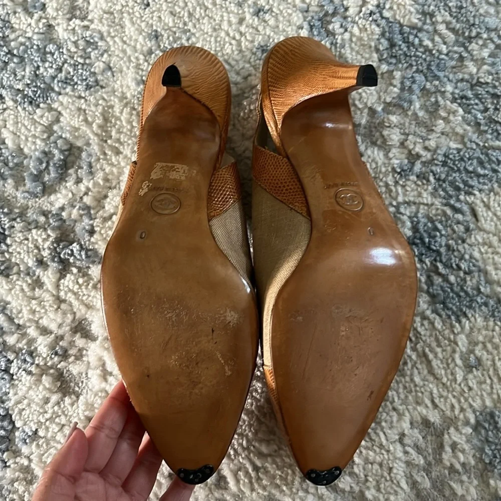 Vintage CHANEL Beige Canvas and Leather Slingback Pumps Size 8 - Picture 9 of 10